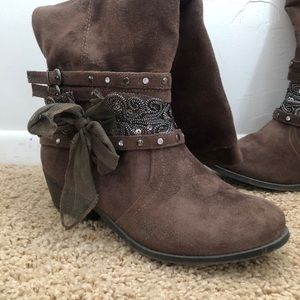 Not Rated western style boots